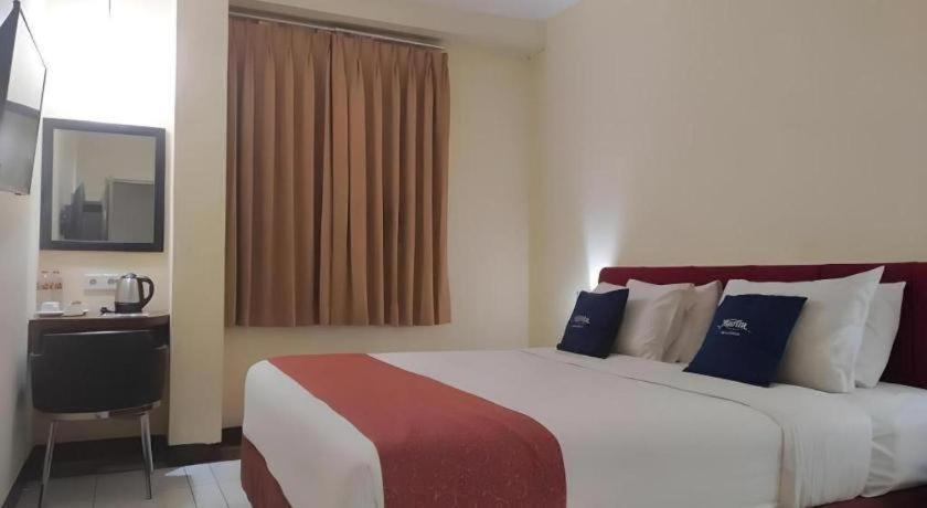 Hotel Marlin Pekalongan Managed By Dafam Esterno foto
