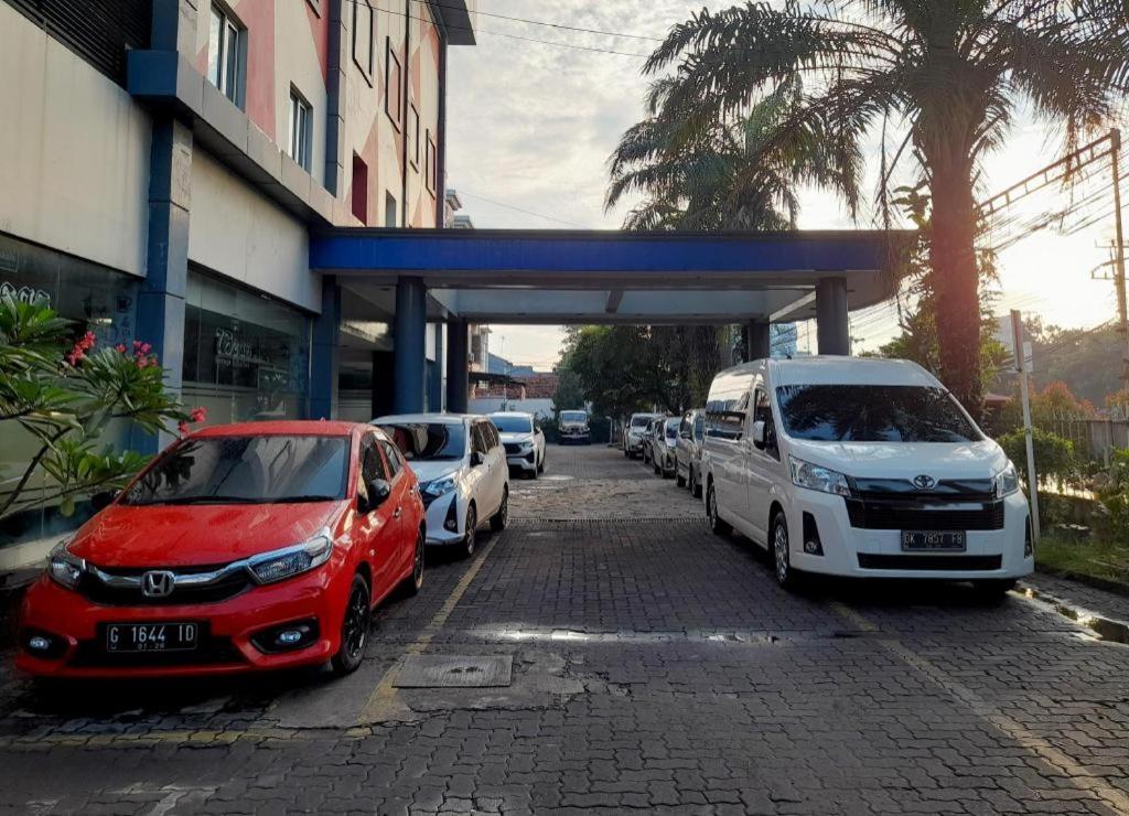 Hotel Marlin Pekalongan Managed By Dafam Esterno foto