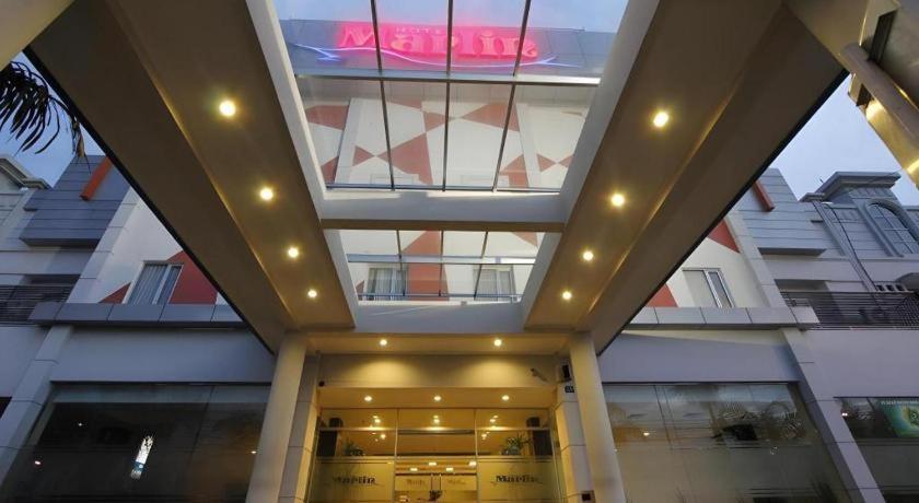 Hotel Marlin Pekalongan Managed By Dafam Esterno foto